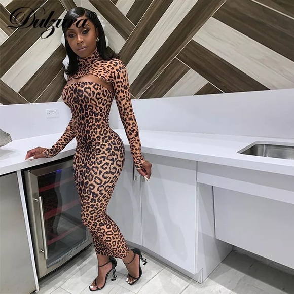 Dress - Picture 2 of 3